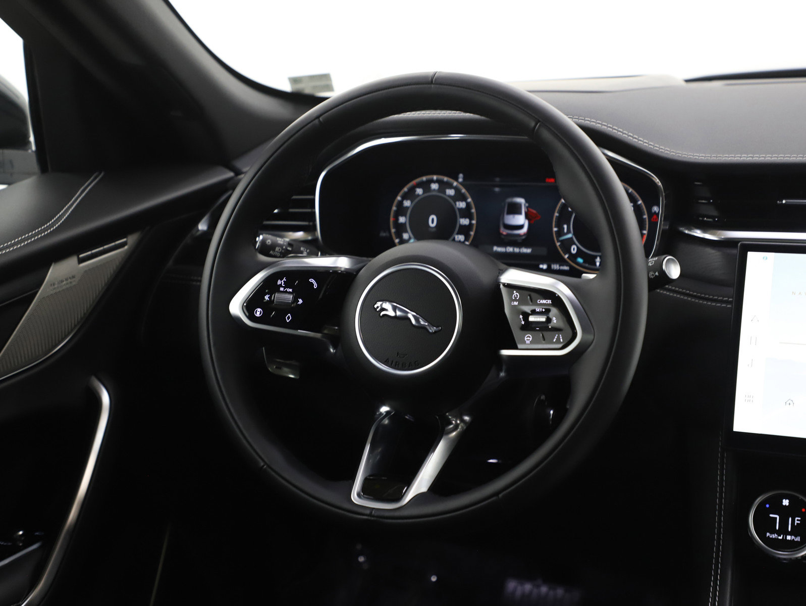 Used 2025 Jaguar F-PACE R-Dynamic S image 14