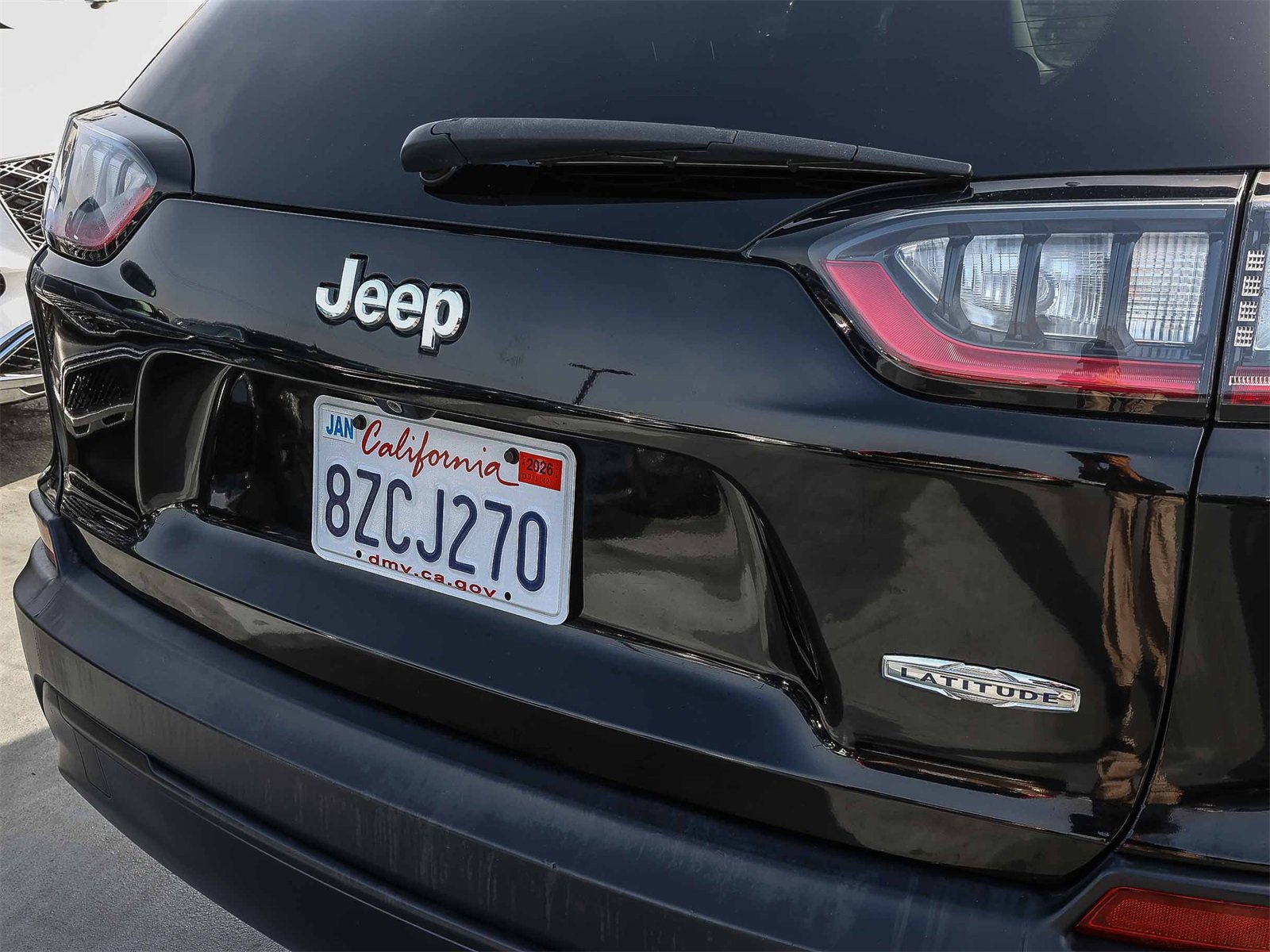 Used 2019 Jeep Cherokee Latitude w/ Popular Appearance Group image 7