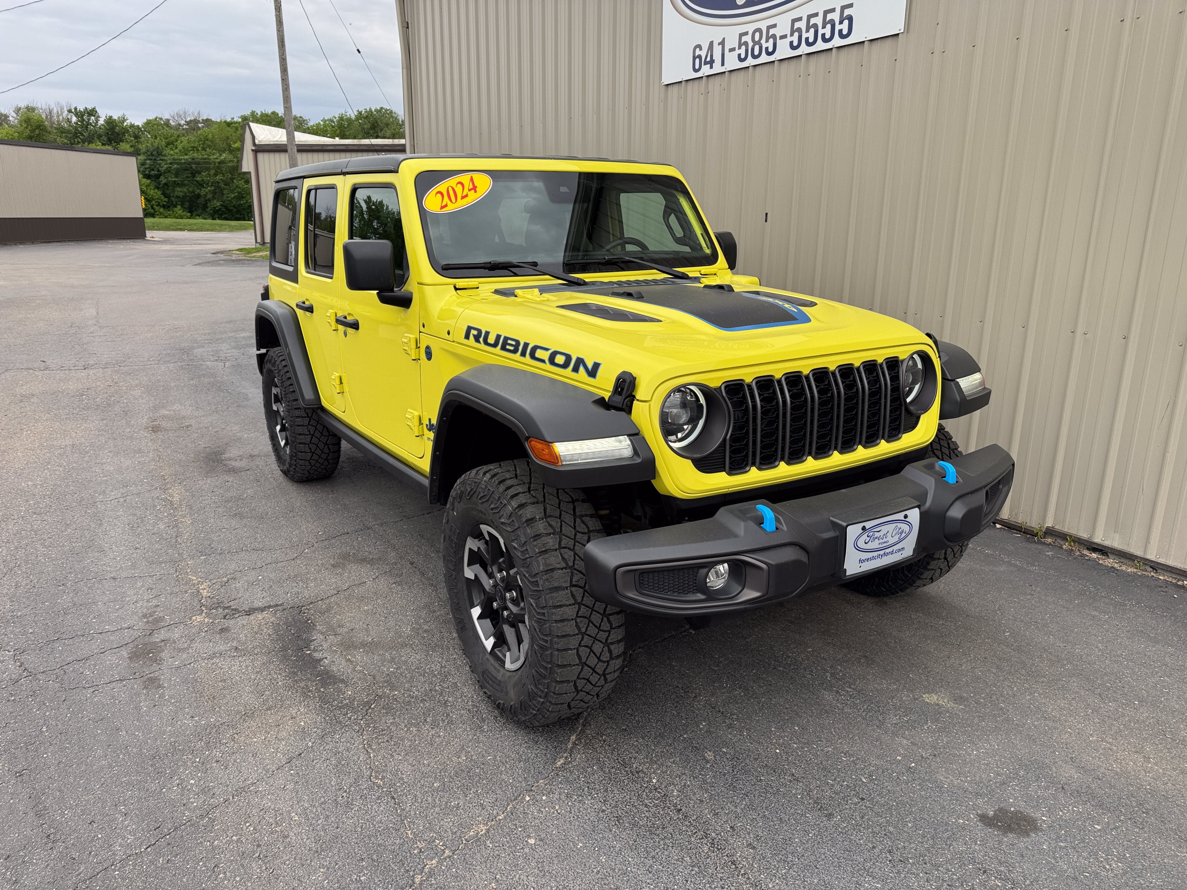 Used 2024 Jeep Wrangler Unlimited Rubicon 4xe AWD/4WD image 5