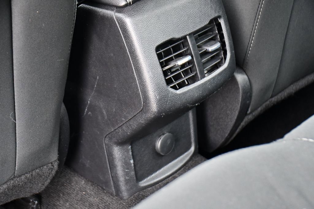 Used 2020 Ford Fusion SE FWD image 20