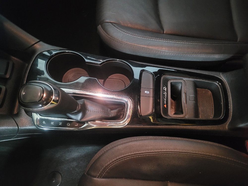 Used 2017 Chevrolet Cruze Premier image 26