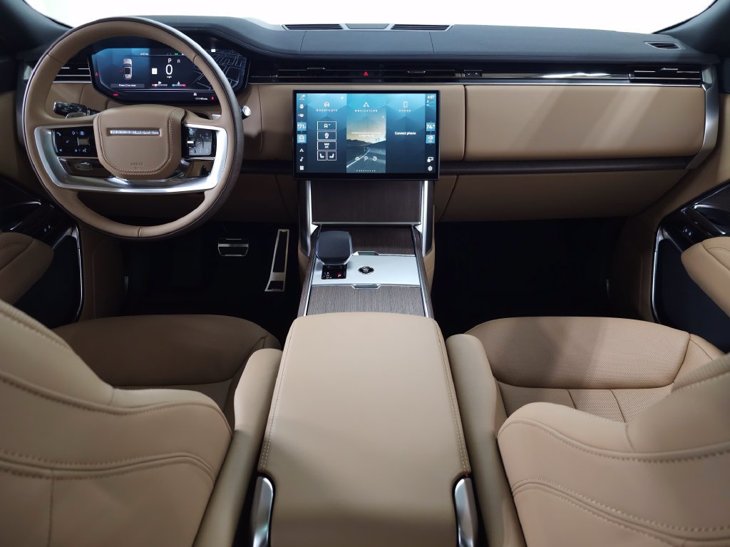 New 2026 Land Rover Range Rover Long Wheelbase SE AWD/4WD image 11