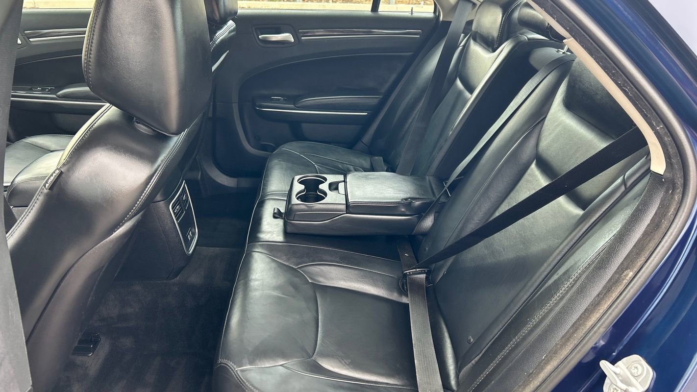 Used 2016 Chrysler 300 Limited image 10