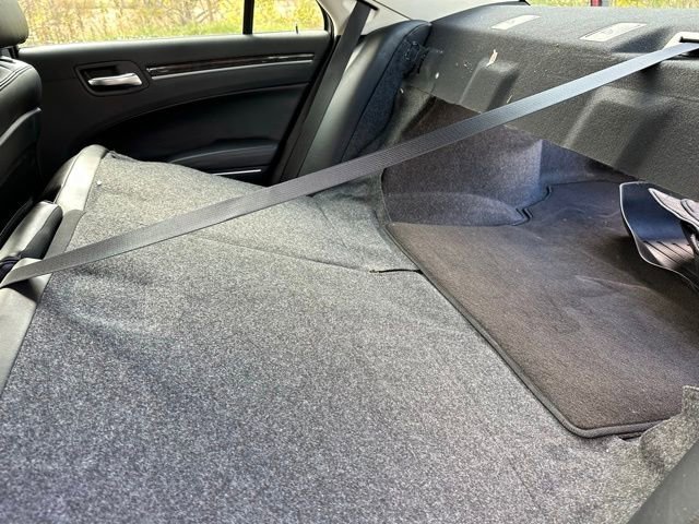 Used 2018 Chrysler 300 Limited image 16