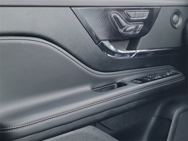 Certified 2025 Lincoln Corsair Reserve w/ Equipment Group 202A image 36