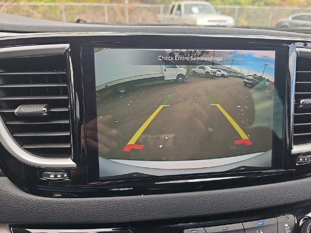 Used 2024 Chrysler Pacifica Touring-L FWD image 17