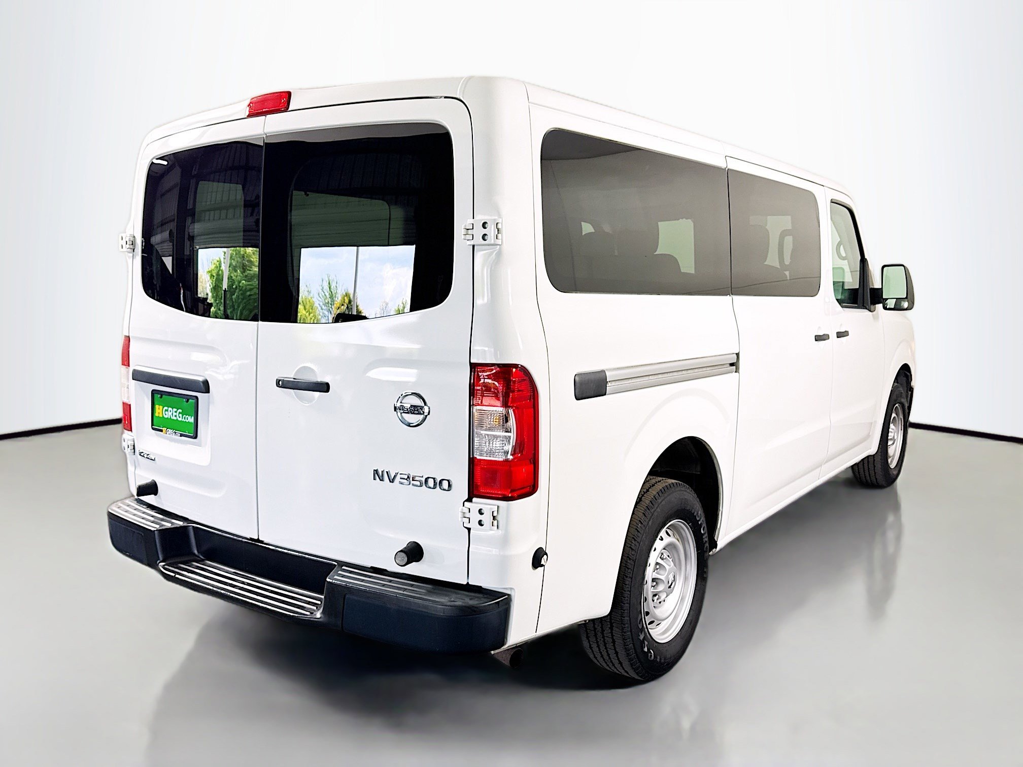 Used 2017 Nissan NV 3500 S w/ Power Package image 10