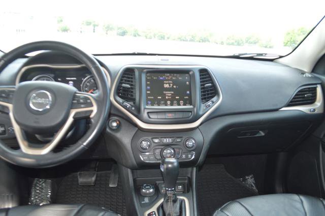 Used 2015 Jeep Cherokee Limited w/ Luxury Group AWD/4WD image 14