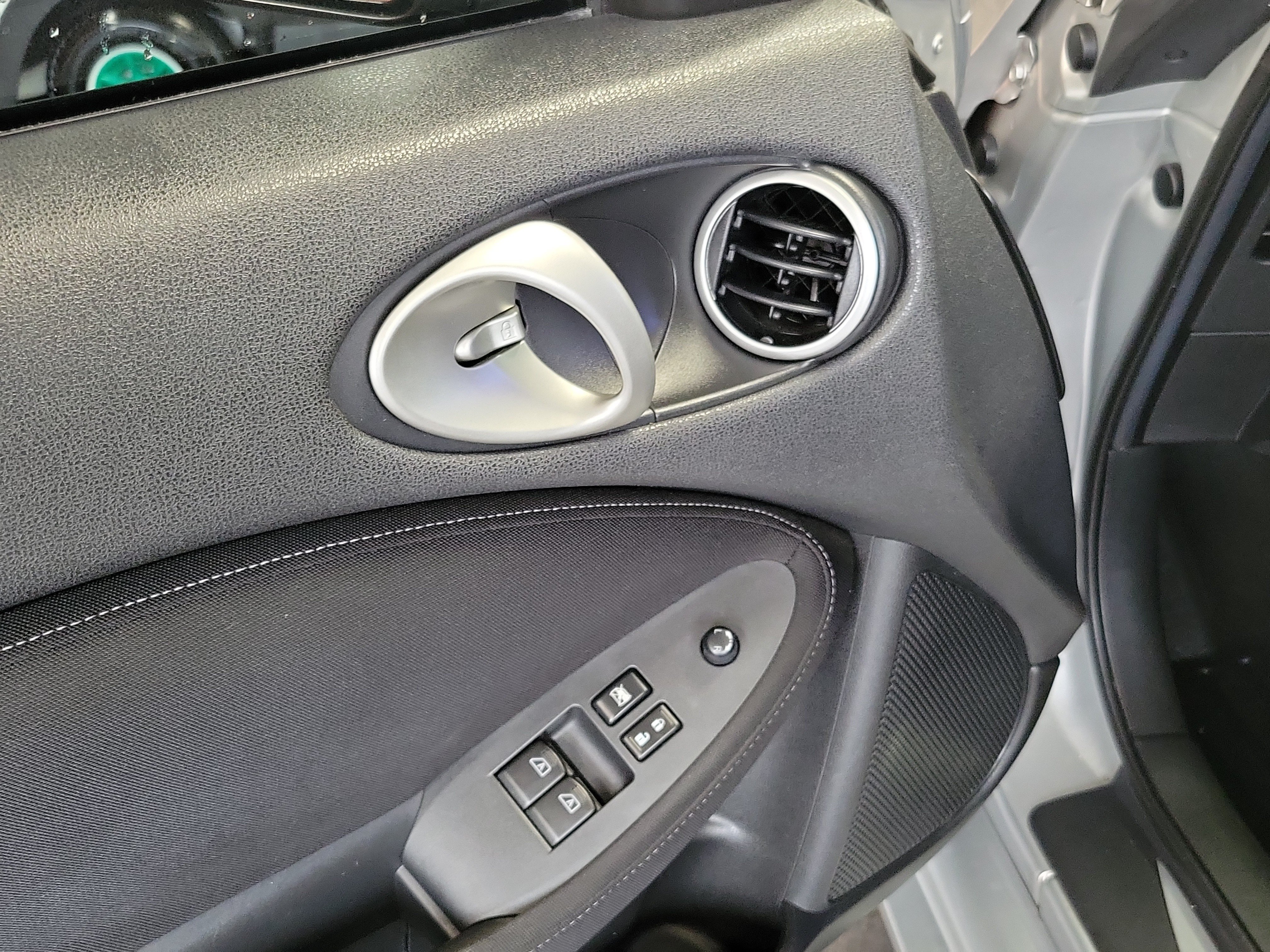 Used 2010 Nissan 370Z Coupe w/ Sport Pkg RWD image 15