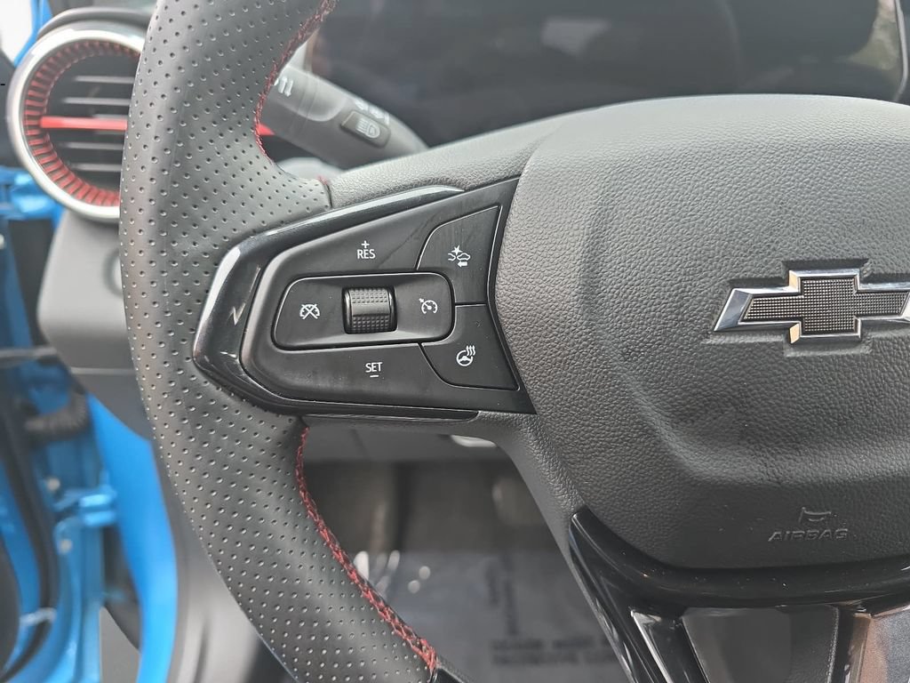 Used 2025 Chevrolet Trax RS w/ Driver Confidence Package FWD image 16