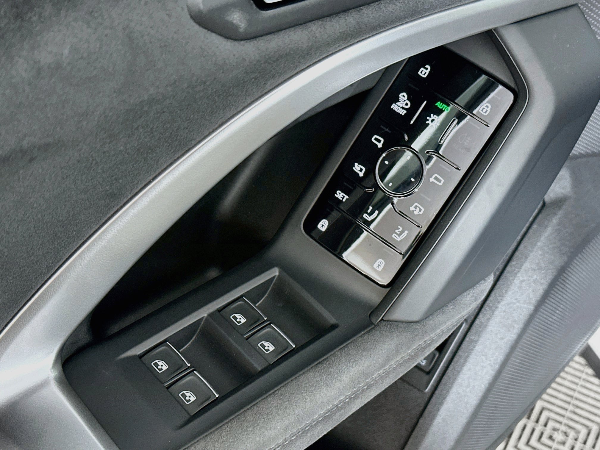 New 2026 Audi SQ5 Premium Plus AWD/4WD image 18