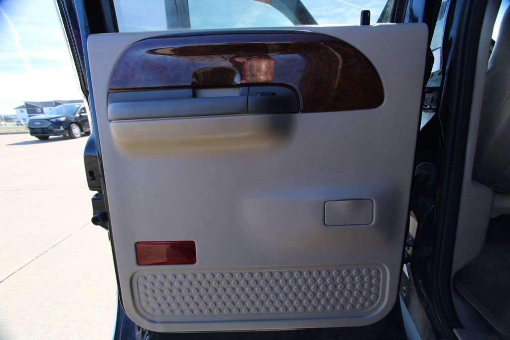 Used 2004 Ford F250 Lariat image 29