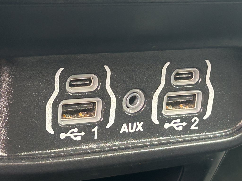 Used 2025 Chrysler Pacifica Select FWD image 15