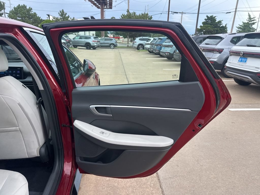 Used 2025 Hyundai Sonata SEL FWD image 18