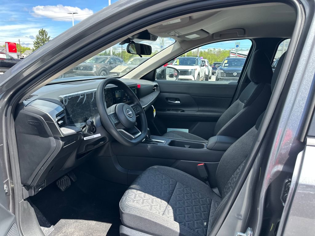 New 2026 Nissan Kicks SV AWD/4WD image 9