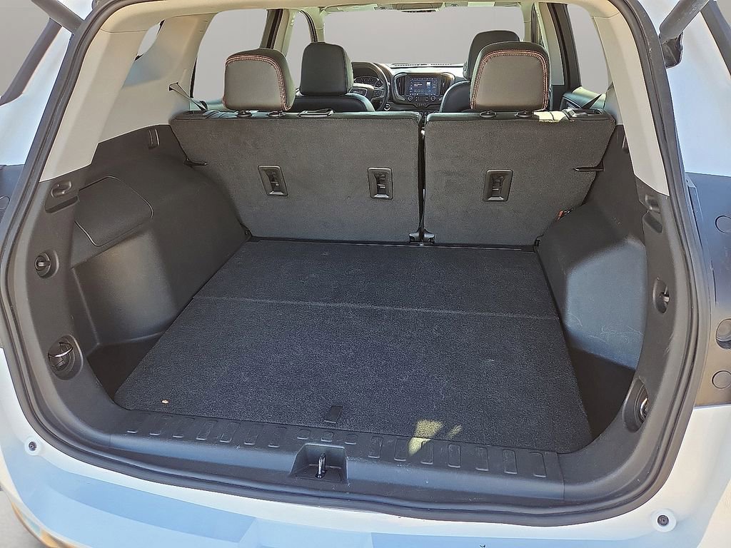 Used 2023 GMC Terrain AT4 image 19