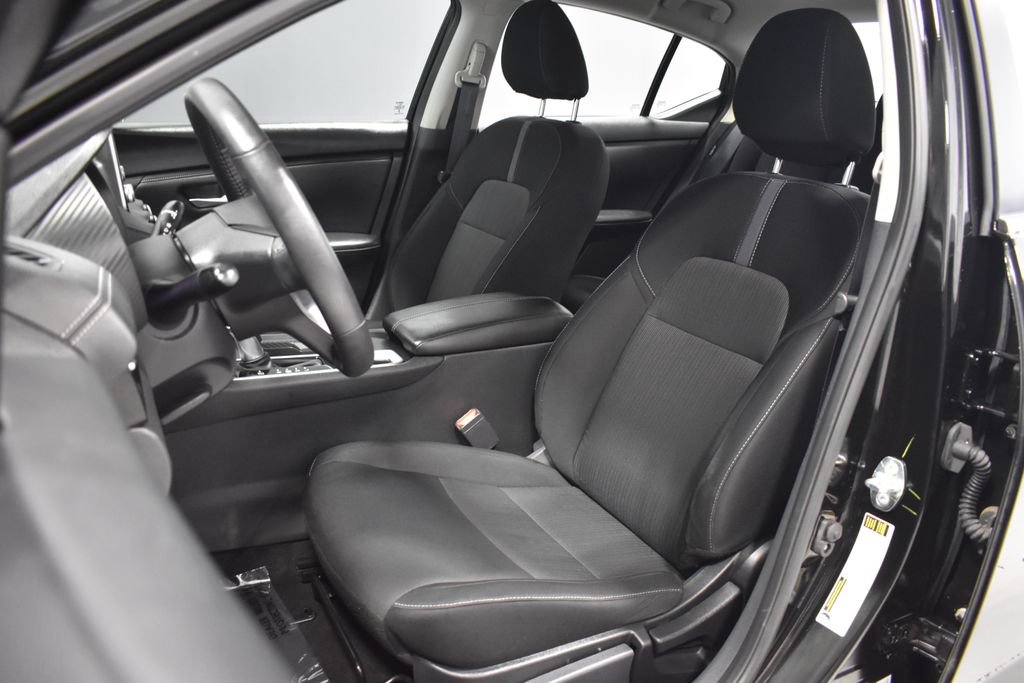 Certified 2023 Nissan Sentra SV w/ All-Weather Package FWD image 5