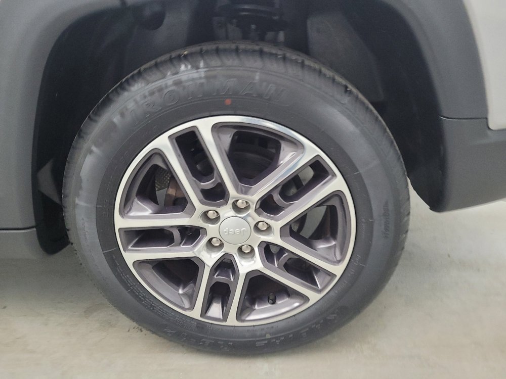 Used 2019 Jeep Compass Latitude w/ Popular Equipment Group FWD image 31