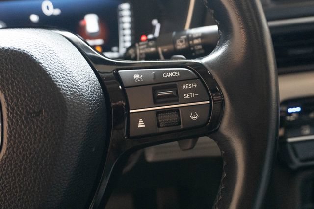 Used 2025 Honda Pilot Elite image 33