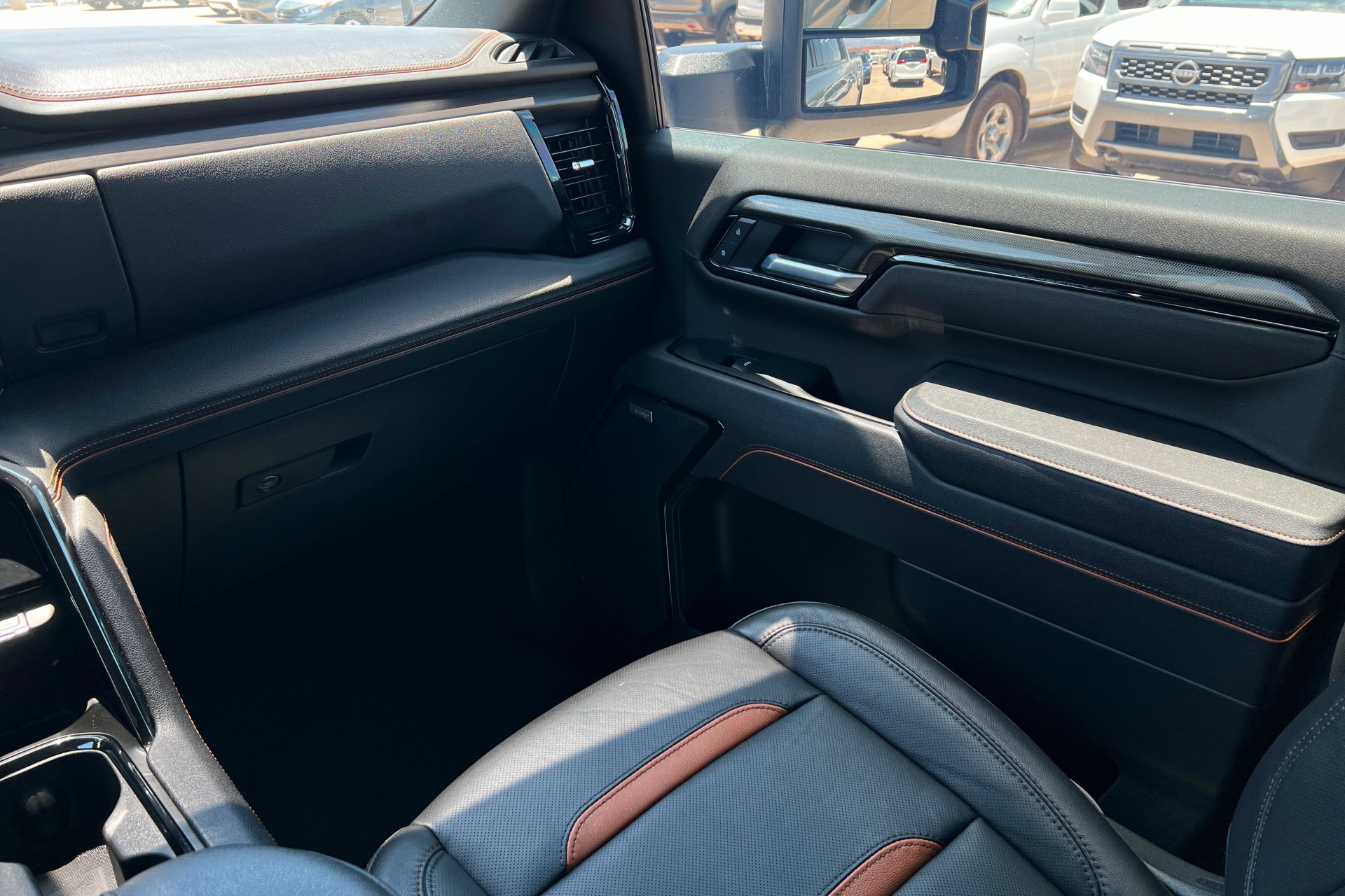 Used 2026 GMC Sierra 3500 AT4 w/ AT4 Premium Plus Package AWD/4WD image 10