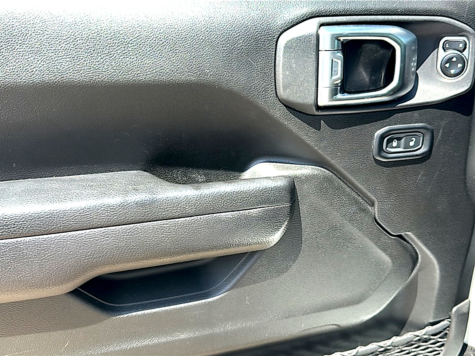 Used 2023 Jeep Gladiator Sport AWD/4WD image 9