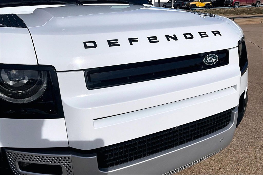Used 2025 Land Rover Defender 110 S image 29