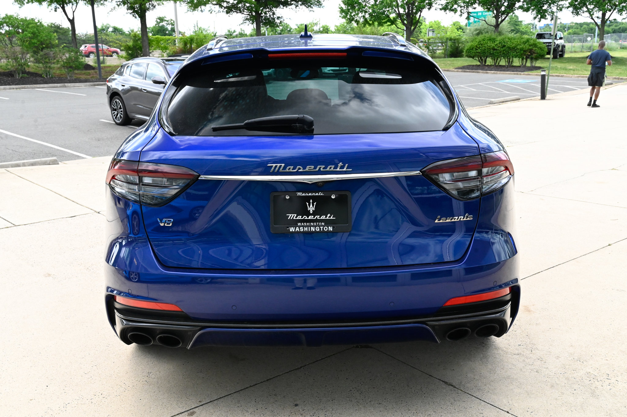 Used 2023 Maserati Levante Trofeo AWD/4WD image 6