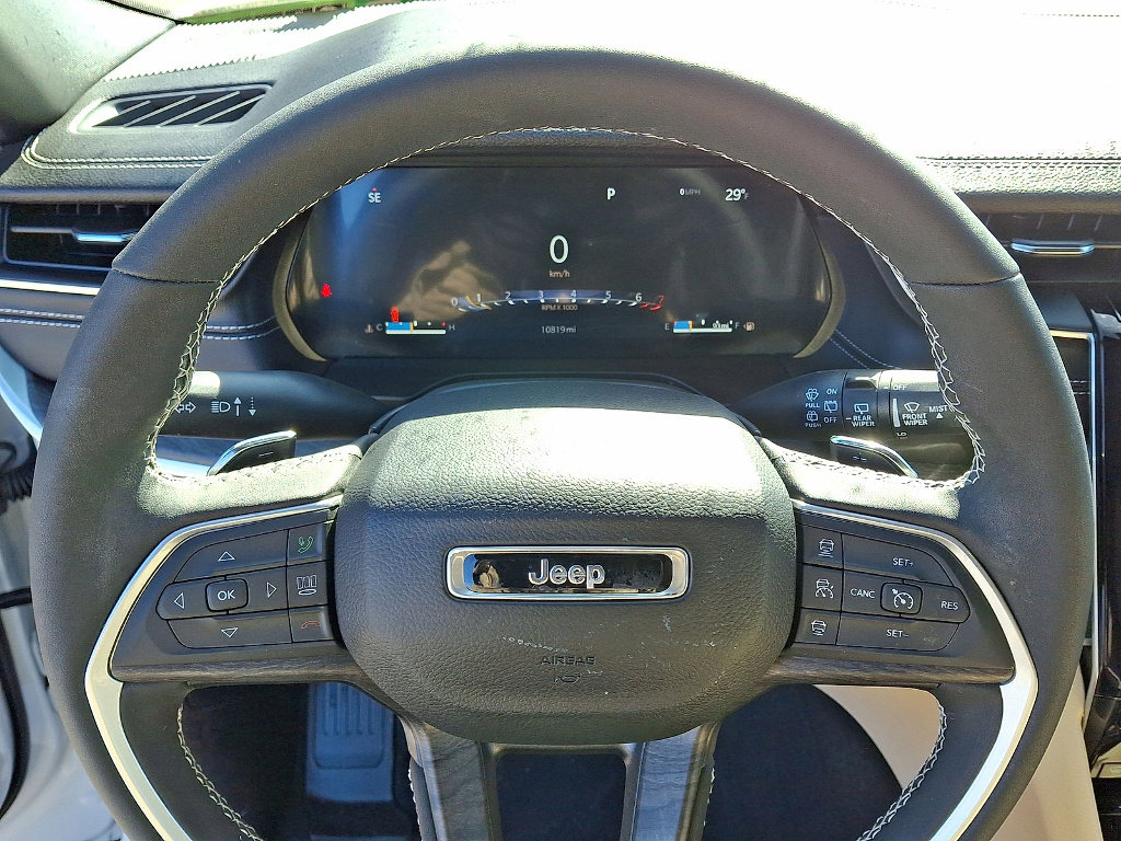 Certified 2024 Jeep Grand Cherokee Limited image 16
