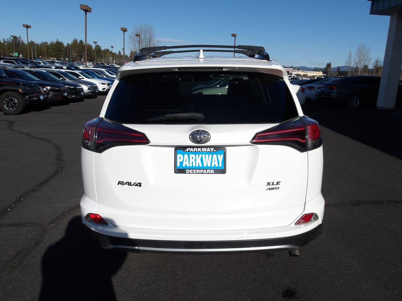 Used 2017 Toyota RAV4 XLE w/ Plus Extra Value Package AWD/4WD image 4