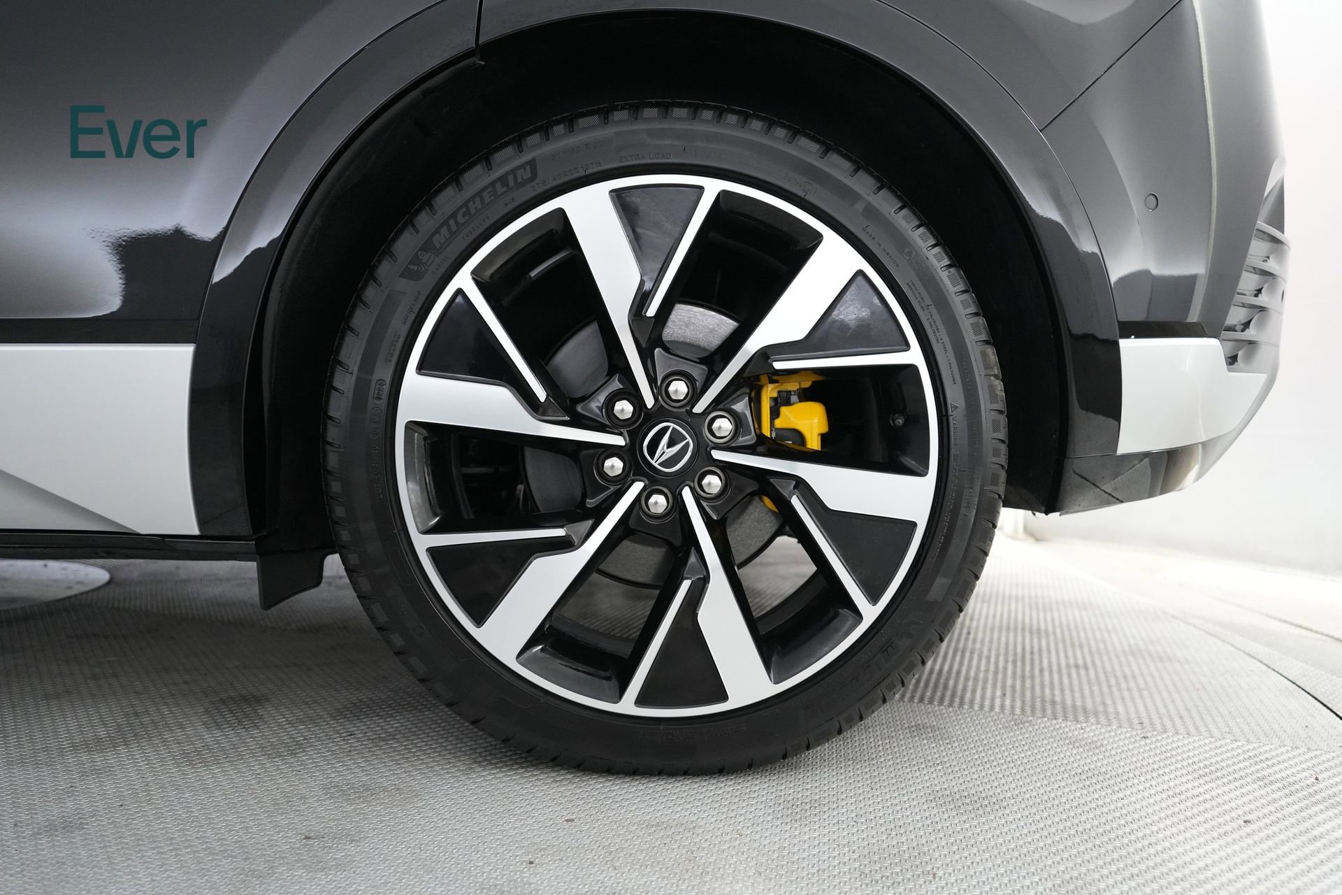 Used 2024 Acura ZDX Type S image 9