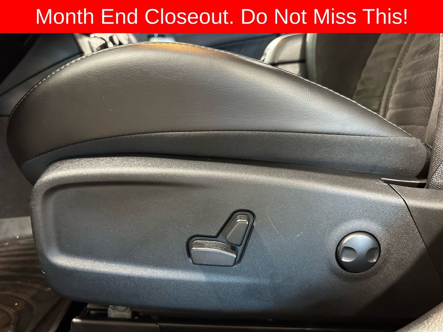 Used 2023 Dodge Charger Scat Pack w/ Daytona Edition Group image 18