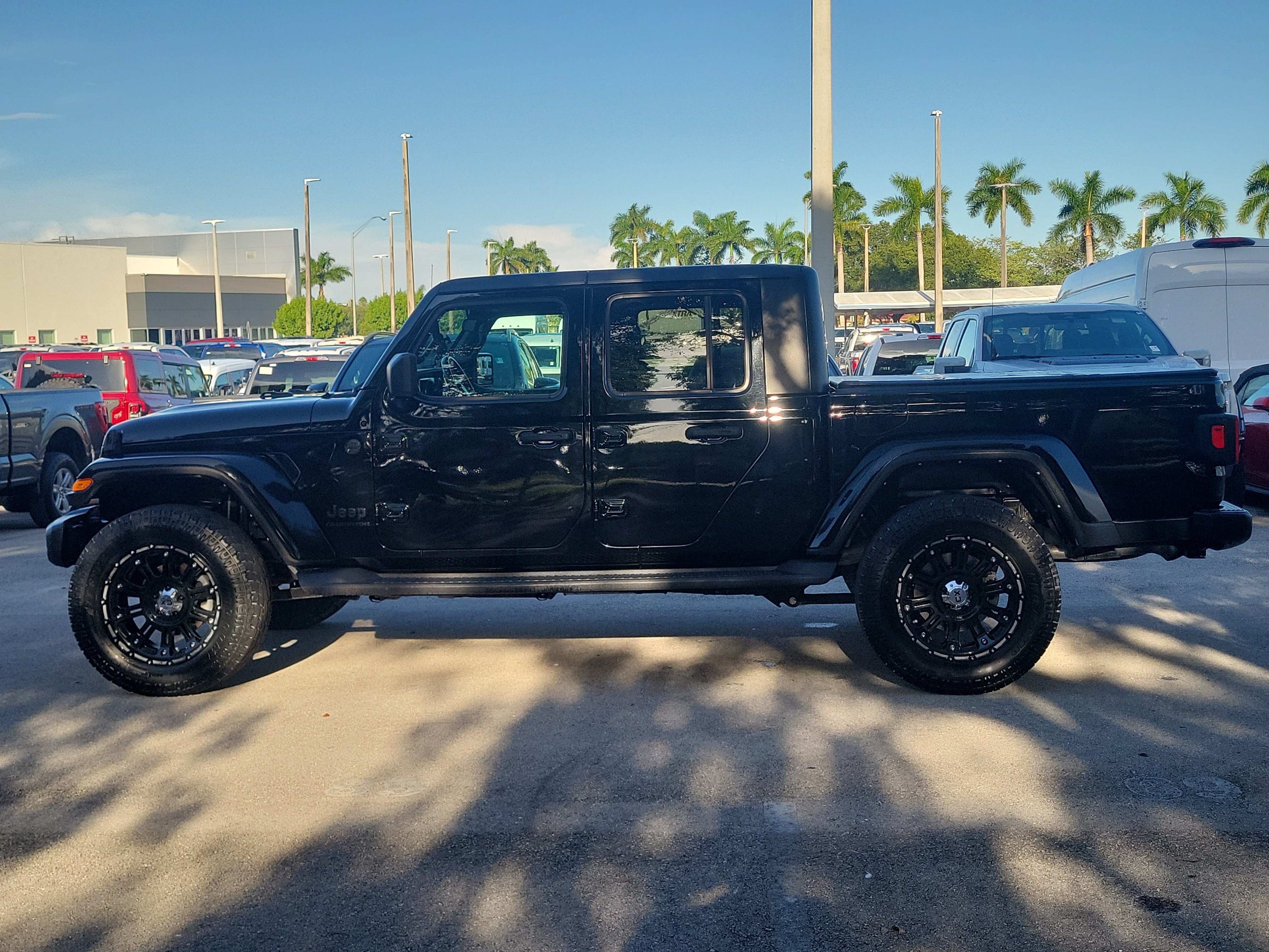 Used 2022 Jeep Gladiator Sport AWD/4WD image 8