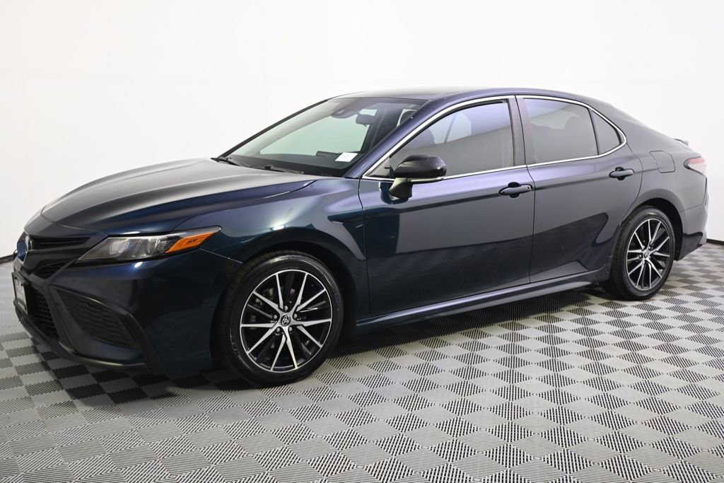 Used 2021 Toyota Camry SE FWD image 2