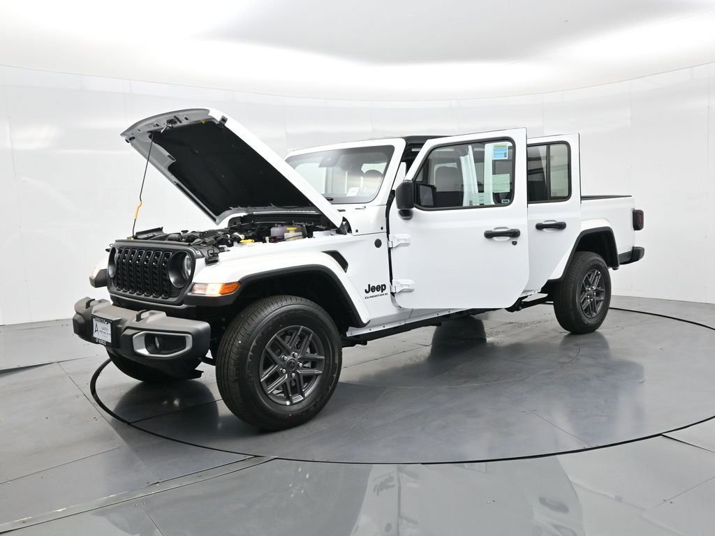 New 2025 Jeep Gladiator Sport image 27