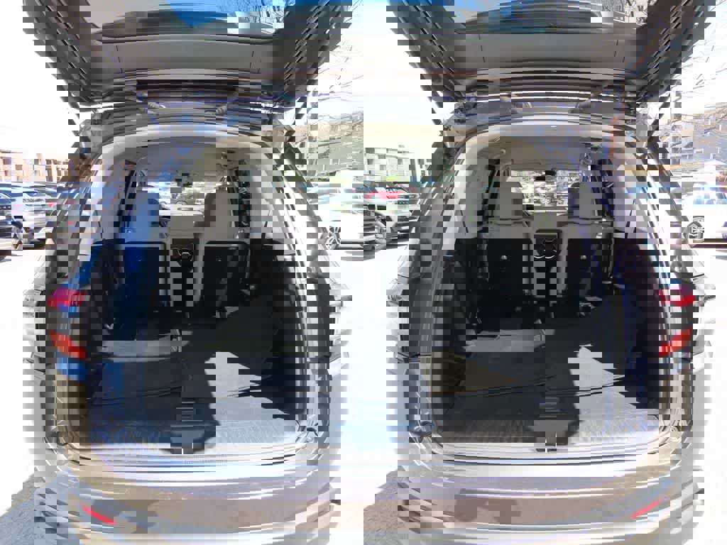 Used 2023 Honda Pilot LX image 11