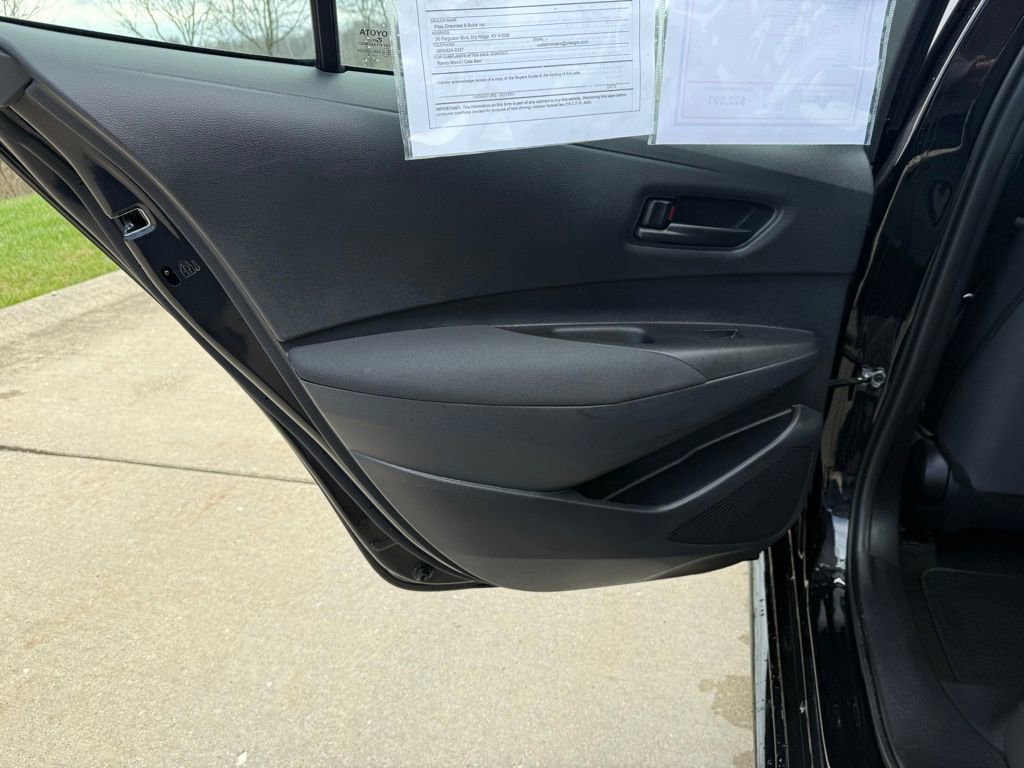 Used 2025 Toyota Corolla LE image 12
