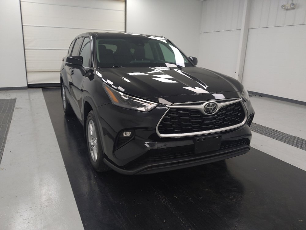 Used 2022 Toyota Highlander LE image 14