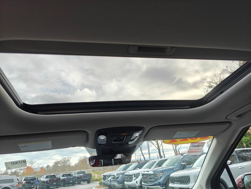 Used 2022 Kia Carnival SX Prestige image 19