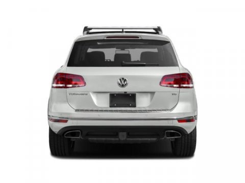 Used 2015 Volkswagen Touareg Lux image 5