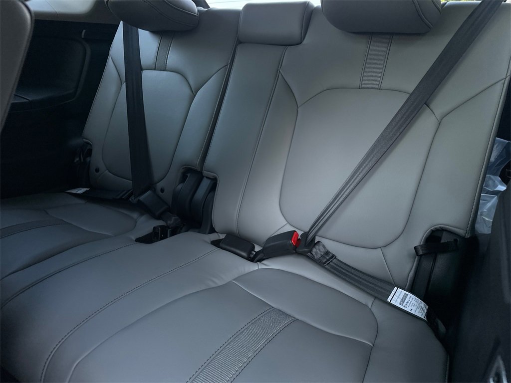 New 2025 Honda Pilot Touring image 16