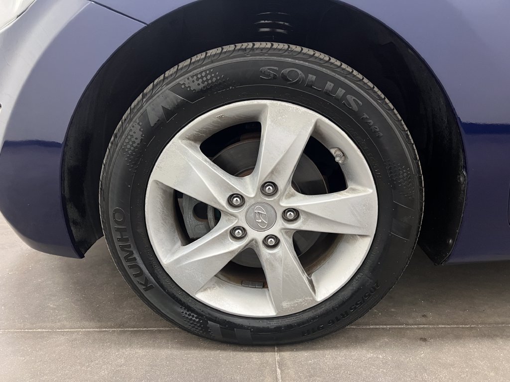 Used 2013 Hyundai Elantra GLS w/ Preferred Pkg FWD image 28