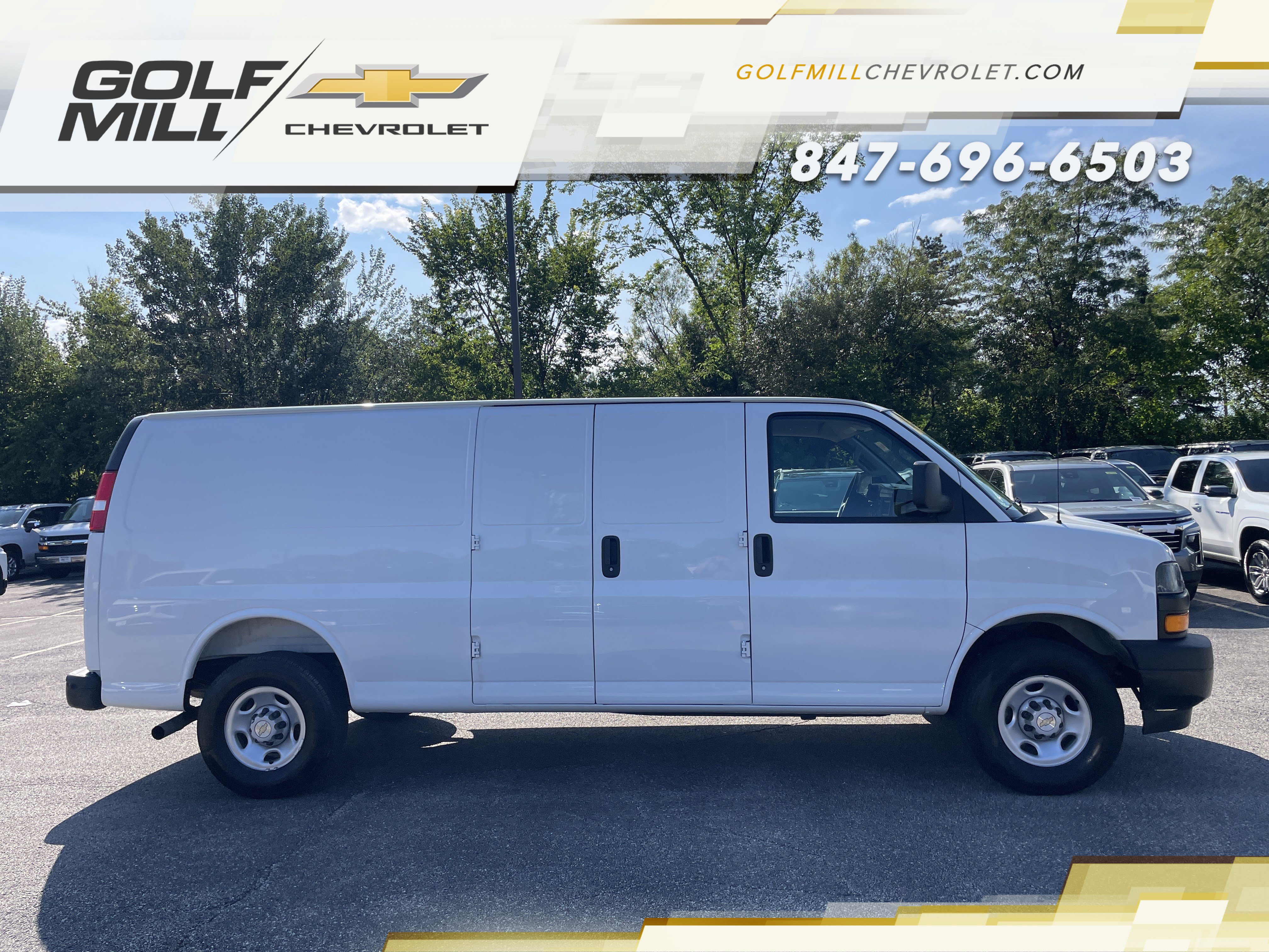 Used 2025 Chevrolet Express 2500 Extended w/ Driver Convenience Package RWD image 4