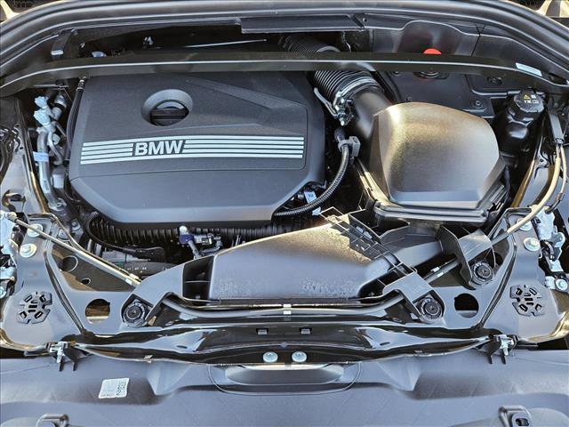 Used 2025 BMW X2 xDrive28i w/ M Sport Package AWD/4WD image 21