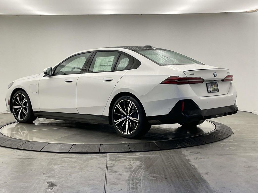 New 2026 BMW 550e xDrive w/ Executive Package AWD/4WD image 3