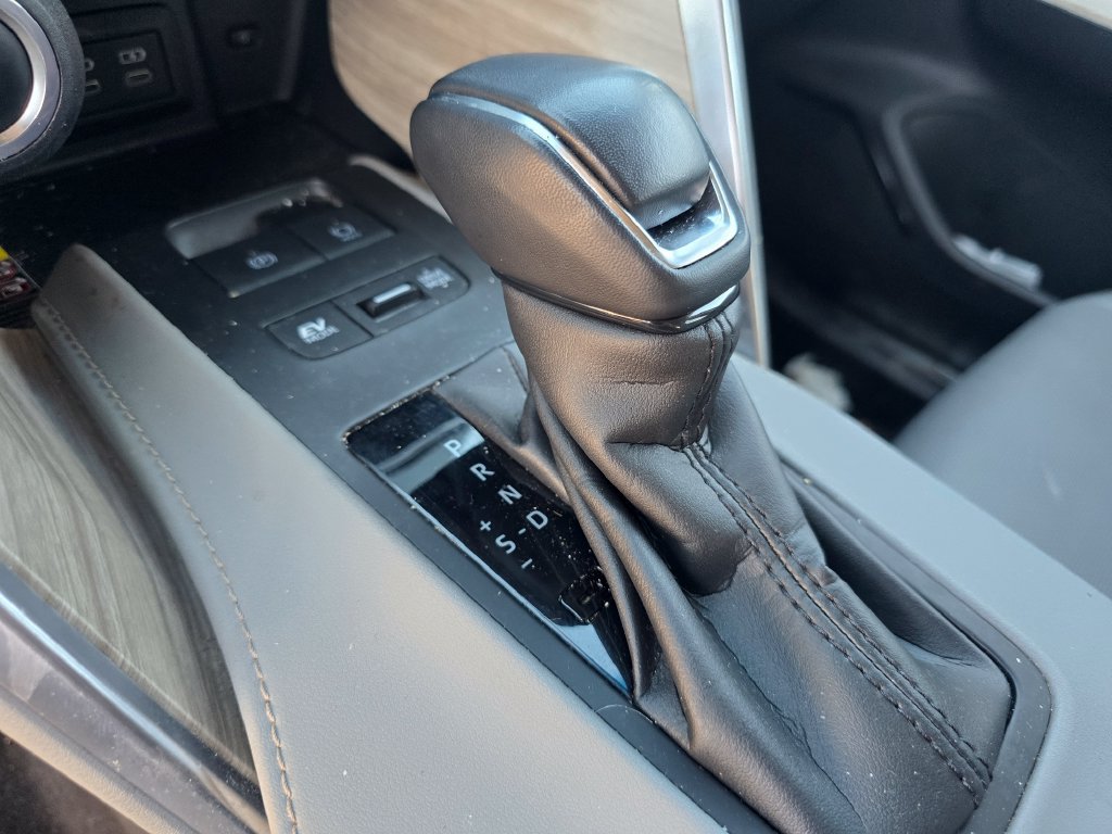 Used 2023 Toyota Venza Limited AWD/4WD image 21