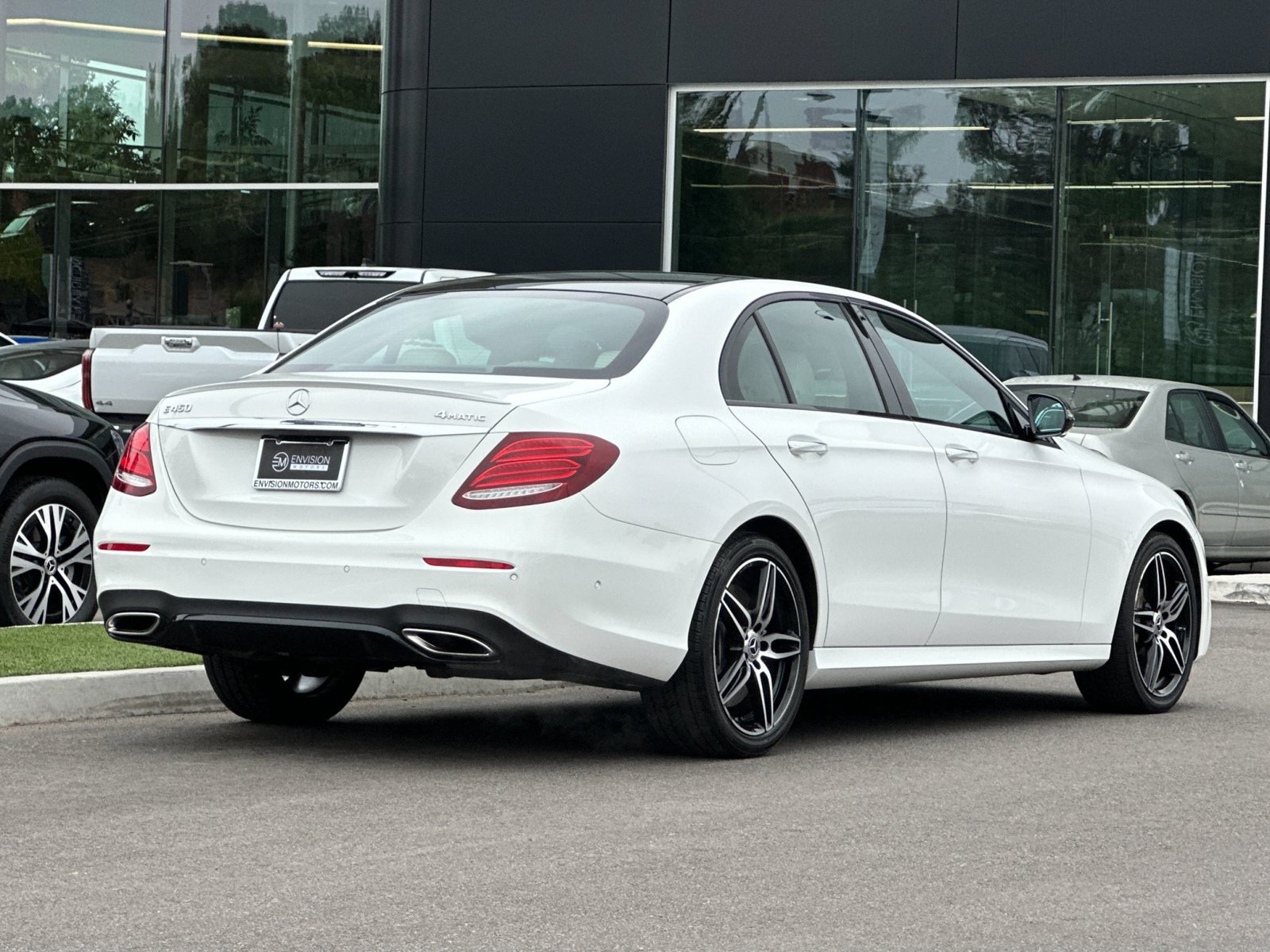 Used 2020 Mercedes-Benz E 450 4MATIC Sedan image 3