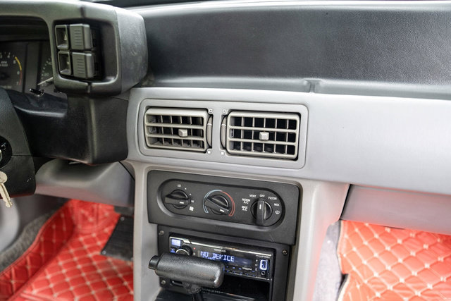 Used 1993 Ford Mustang LX RWD image 94