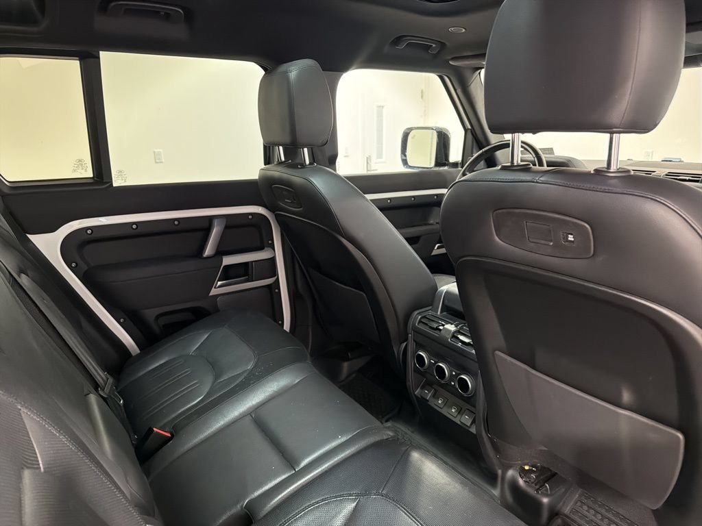 Certified 2022 Land Rover Defender 110 X-Dynamic SE AWD/4WD image 27