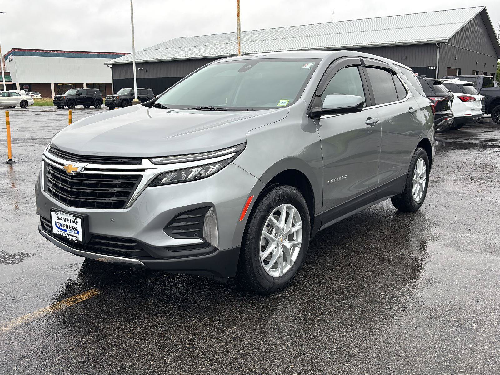 Used 2024 Chevrolet Equinox LT AWD/4WD image 3