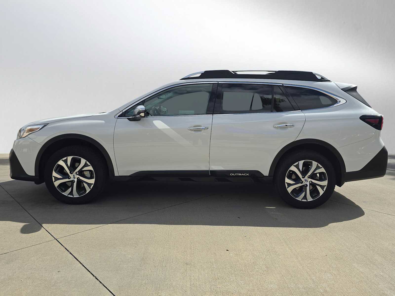 Used 2022 Subaru Outback Touring XT AWD/4WD image 5